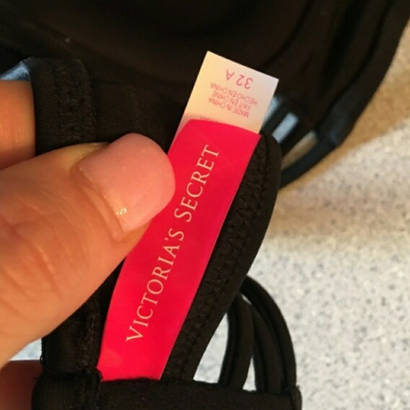 Victoria's Secret Swim - Picture 2 of 3